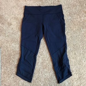 Girls Navy Ivivva Capri Leggings (size 14)